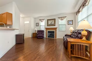 16553 Buckner Pond Wy, Crest Hill, IL 60403 - Photo 4