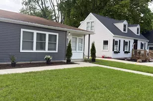 305 S Van Doren St, Champaign, IL 61820 - Photo 2