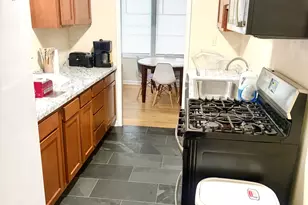 305 S Van Doren St, Champaign, IL 61820 - Photo 6