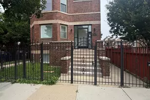 4040 W Roscoe St, Chicago, IL 60641 - Photo 1
