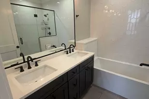4040 W Roscoe St, Chicago, IL 60641 - Photo 6
