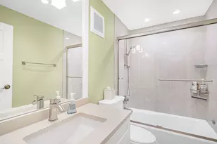 5 Oak Brook Club Dr, Oak Brook, IL 60523 - Photo 22