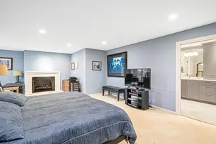 5 Oak Brook Club Dr, Oak Brook, IL 60523 - Photo 18