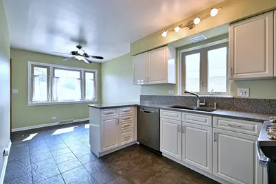 5719 N Orange Avenue, Chicago, IL 60631 - Photo 4