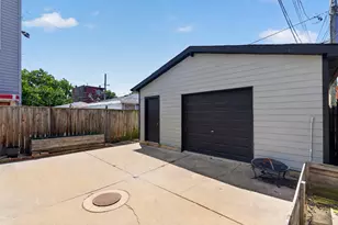 3023 W Wellington Ave, Chicago, IL 60618 - Photo 26