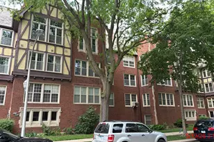 2200 E 70th Pl, Chicago, IL 60649 - Photo 2