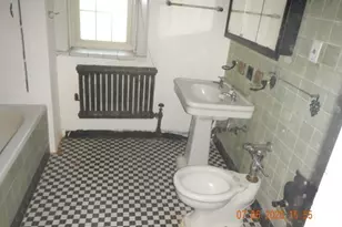 2200 E 70th Pl, Chicago, IL 60649 - Photo 8