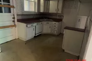 2200 E 70th Pl, Chicago, IL 60649 - Photo 10