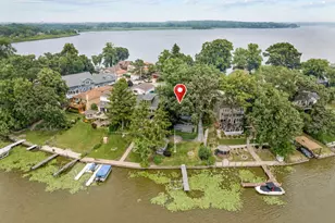 176 Riverside Island Dr, Fox Lake, IL 60020 - Photo 1