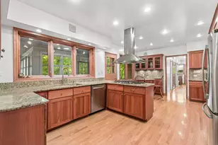 6444 N Kenton Ave, Lincolnwood, IL 60712 - Photo 4