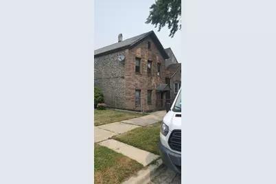 2704 S Hillock Avenue, Chicago, IL 60608 - Photo 2