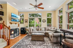 151 N Rose St, Palatine, IL 60067 - Photo 2