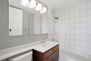 655 W Irving Park Rd, Chicago, IL 60613 - Photo 18