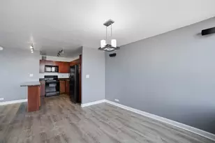 655 W Irving Park Rd, Chicago, IL 60613 - Photo 8