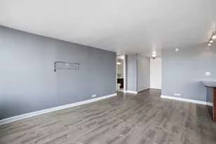 655 W Irving Park Rd, Chicago, IL 60613 - Photo 4