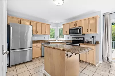490 Waubonsee Circle, Oswego, IL 60543 - Photo 6
