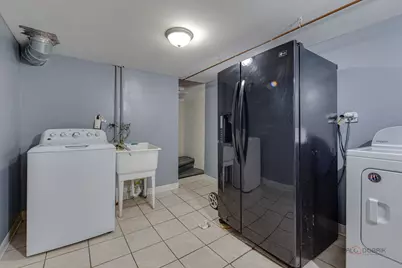 4439 W Deming Place, Chicago, IL 60639 - Photo 14