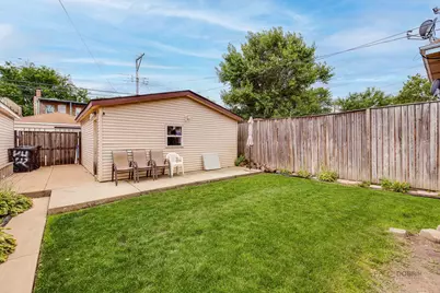 4439 W Deming Place, Chicago, IL 60639 - Photo 32