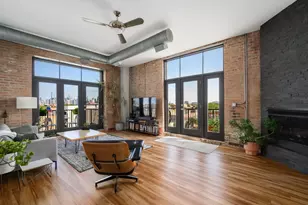 2101 W Rice St, Chicago, IL 60622 - Photo 2