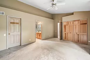 620 N Charter Hall Dr, Palatine, IL 60067 - Photo 12
