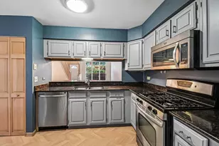 620 N Charter Hall Dr, Palatine, IL 60067 - Photo 6