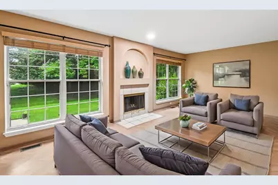 620 N Charter Hall Drive, Palatine, IL 60067 - Photo 2