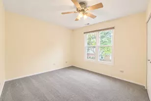 174 E Bluewater Ln, Vernon Hills, IL 60061 - Photo 14