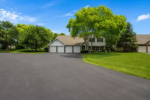 174 E Bluewater Ln, Vernon Hills, IL 60061 - Photo 2