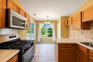 174 E Bluewater Ln, Vernon Hills, IL 60061 - Photo 6