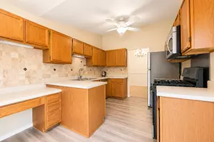 174 E Bluewater Ln, Vernon Hills, IL 60061 - Photo 8