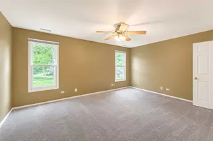 174 E Bluewater Ln, Vernon Hills, IL 60061 - Photo 10