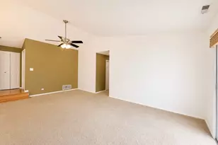 174 E Bluewater Ln, Vernon Hills, IL 60061 - Photo 4