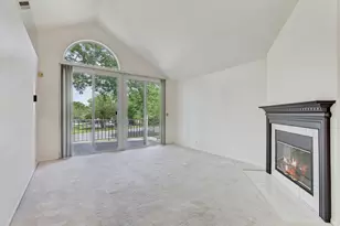376 Ashford Cir, Bartlett, IL 60103 - Photo 4