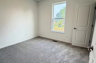 429 Cottrell Ln, Aurora, IL 60506 - Photo 14