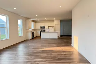 429 Cottrell Ln, Aurora, IL 60506 - Photo 4