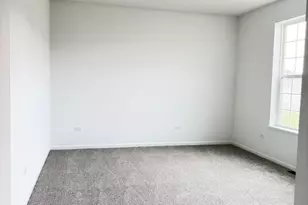 429 Cottrell Ln, Aurora, IL 60506 - Photo 2