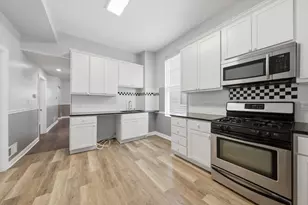 1354 W Ohio St, Chicago, IL 60642 - Photo 18