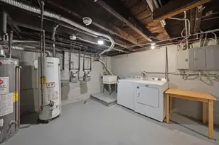 1354 W Ohio St, Chicago, IL 60642 - Photo 32