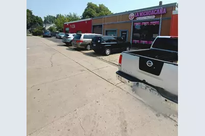 7-11 N Elmwood Drive N, Aurora, IL 60506 - Photo 2