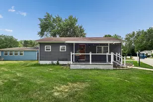 209 Melbrooke Rd, Elgin, IL 60123 - Photo 2