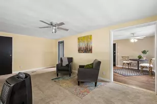 209 Melbrooke Rd, Elgin, IL 60123 - Photo 6