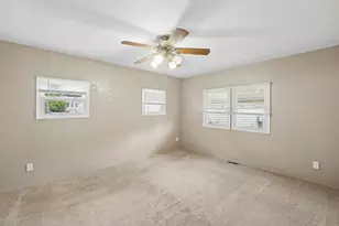 209 Melbrooke Rd, Elgin, IL 60123 - Photo 12