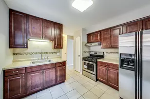 4839 Crain St, Skokie, IL 60077 - Photo 6