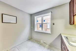 4839 Crain St, Skokie, IL 60077 - Photo 8