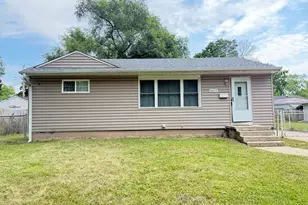 2027 Indian Rd, Waukegan, IL 60087 - Photo 1