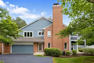 1545 N Courtland Dr, Arlington Heights, IL 60004 - Photo 1