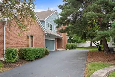 1545 N Courtland Drive, Arlington Heights, IL 60004 - Photo 2