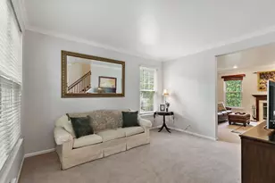 925 Cortney Dr, Carpentersville, IL 60110 - Photo 12