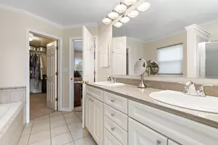 925 Cortney Dr, Carpentersville, IL 60110 - Photo 30