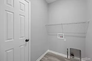 330 N Charles St, Cortland, IL 60112 - Photo 20